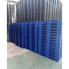 Plastic pallets size 110x110x12 cm 6